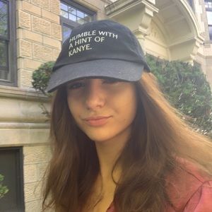 Meet your Posher, Roxanna